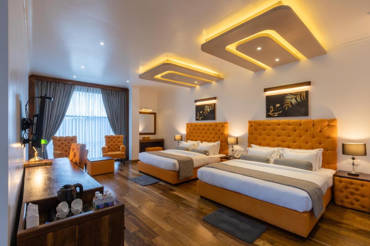 Hotel Grand Turf Нувара Елия Екстериор снимка