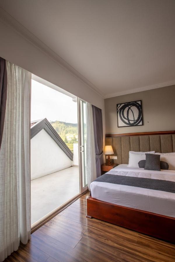 Hotel Grand Turf Нувара Елия Екстериор снимка