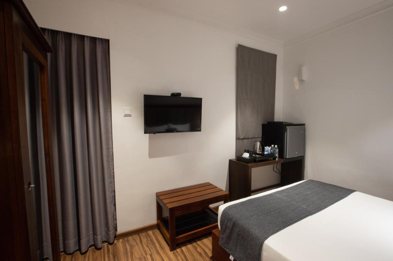 Hotel Grand Turf Нувара Елия Екстериор снимка