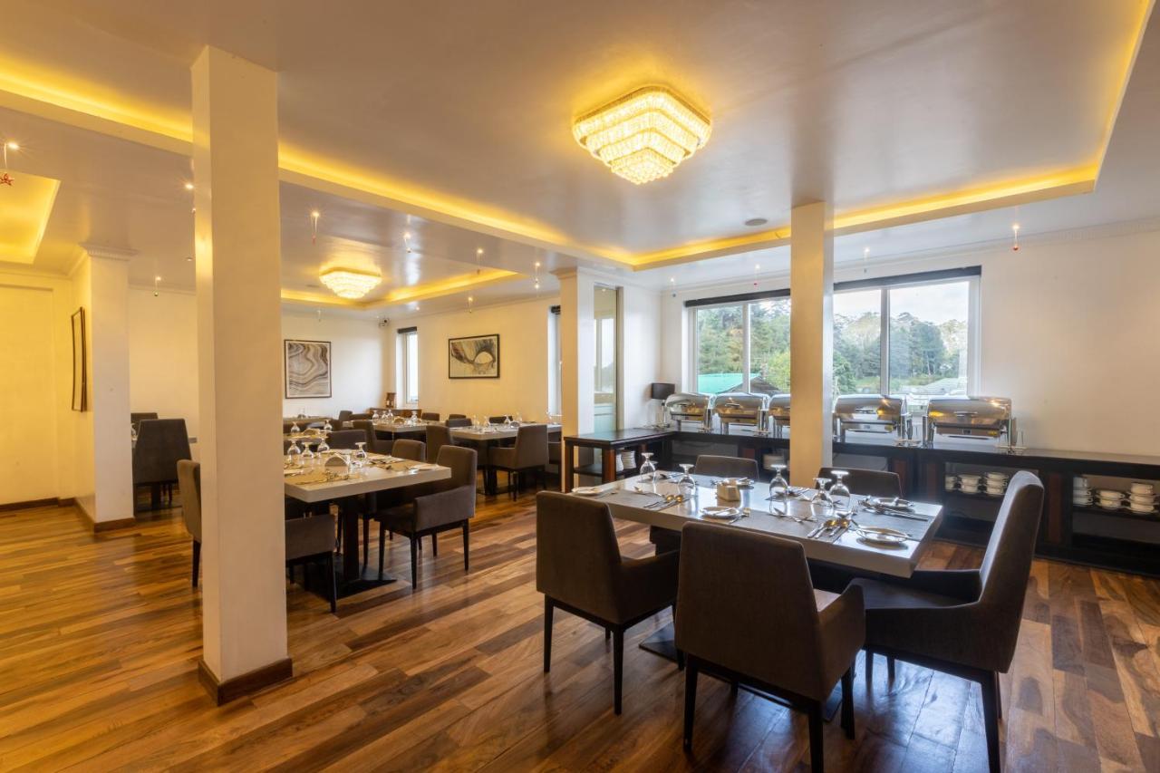 Hotel Grand Turf Нувара Елия Екстериор снимка