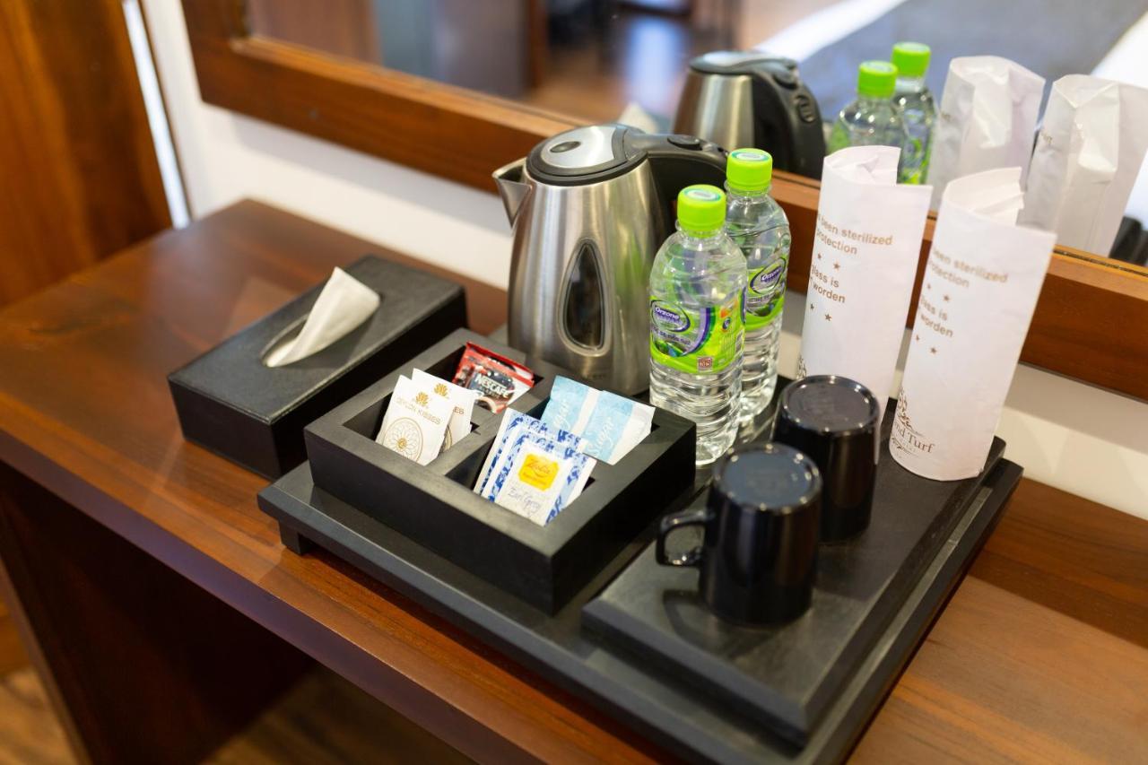 Hotel Grand Turf Нувара Елия Екстериор снимка
